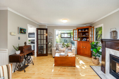 6 Andrew living (5)
