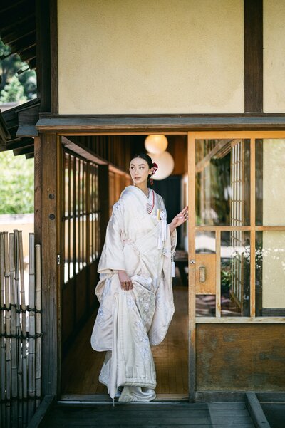 Hakone Garden wedding photo by a multicultural wedding photographer based out of San Diego. Photo by Amy Huang Photography