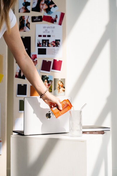 courtney-sept2025-final-6186_(2048)