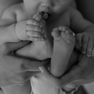 Milwaukee newborn photographer black and white newborn
