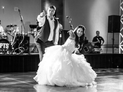 Shelbyville Groomtn bride dancing party