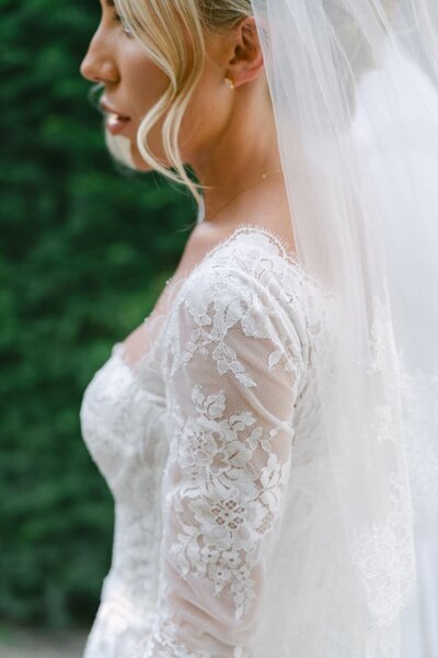 rebecca-kerr-photography-lace-wedding-dress