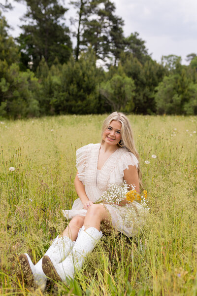 Spring Senior portrait inspo. Field photography south carolina