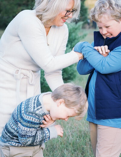 Outdoor session with the sweetest family. It is my joy to photograph this family each year. Serving Bainbridge, GA, Tallahassee, FL & surrounding areas. 