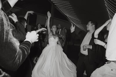kalamazoo-michigan-wedding-photographerAuthenticRadiance_KatieJamesMichiganWedding-21