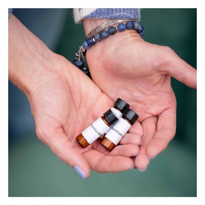 Holding homeopathic remedies
