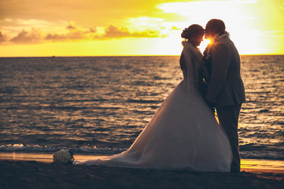Light Shifter Studios photographs a destination Wedding on the big island of Hawaii. 
