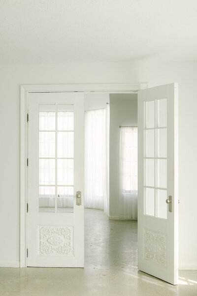 doors to houston boudoir studio room
