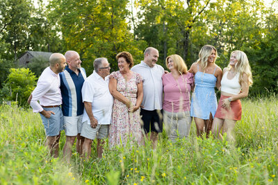 extended family photo at daniel boone homestead in berks county pa