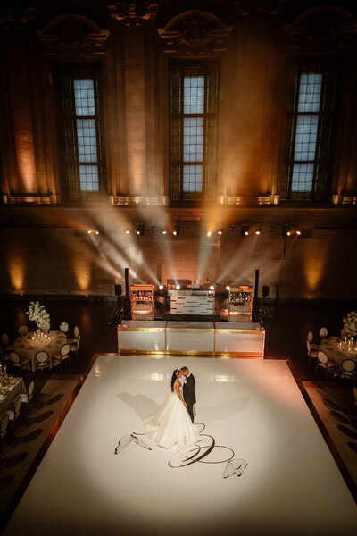 Theate-Saint-James-Wedding-Luxury-WeddingPlanner-Montreal-CoolsEvents - montreal wedding planner