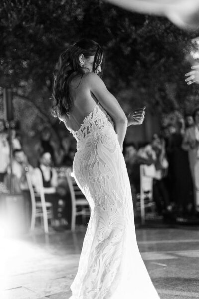 Photo mariage couple sous saule pleureur Normandie