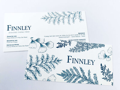 Botanisch geboortekaartje blauw Finnley voor en achterkant