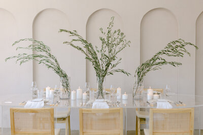 Modern, sophisticated wedding reception tablescape
