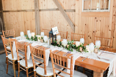 Springfield-Winery-Maryland-wedding-florist-Sweet-Blossoms-farm-table-Erin-Brennan-Photography.jpg