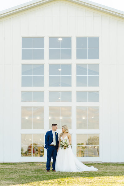 Getting ready at the Villas in la Quinta before they exchanged the vows at the Palm springs la quinta country club