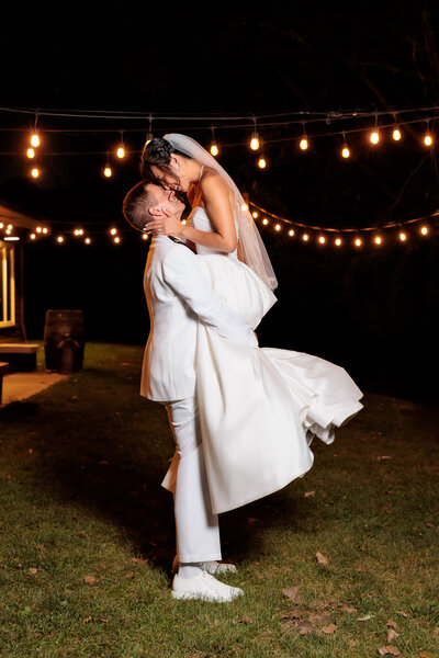 couple-nighttime-lights-wedding-venue-wi