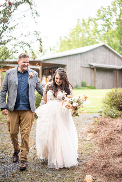 Small wedding at Georgia Barn wedding venue