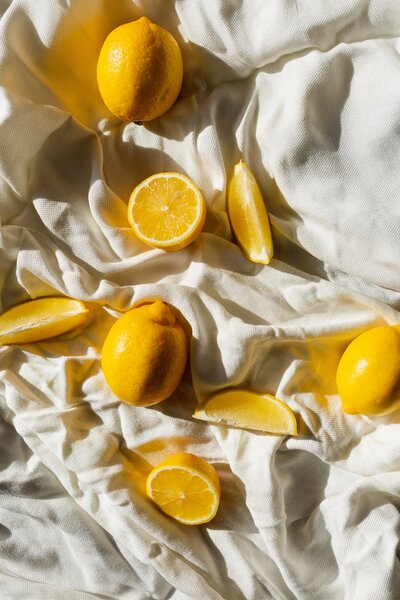citrons sur un drap