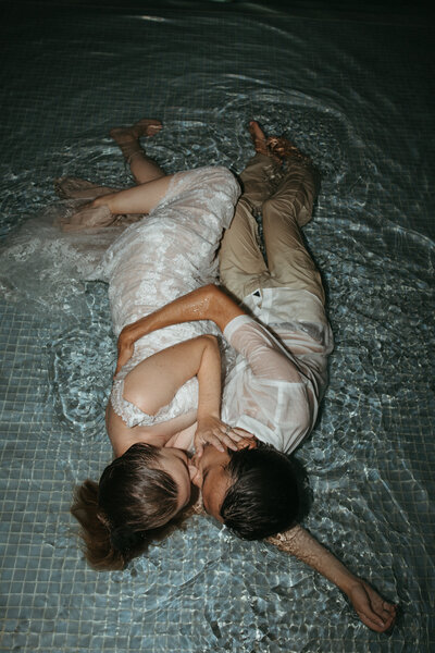 Bride-Groom-Swimming-Pool-9251
