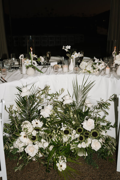 Luxury wedding flowers styled organic and artful at El Chorro, Scottsdale Arizona designed by Snapdragon Bloom Bar