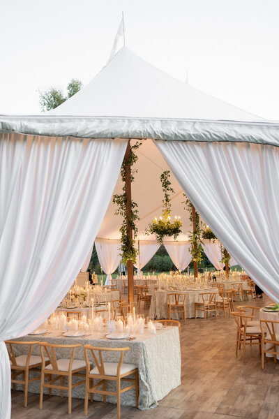 Kelsey Simone Wedding in Manhattan with bride holding bouquet, by wedding photographer chicago Allison Francois