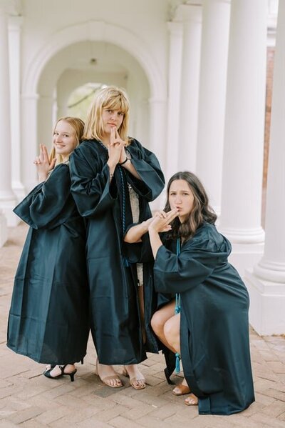 3 senior girls doing a funny pose