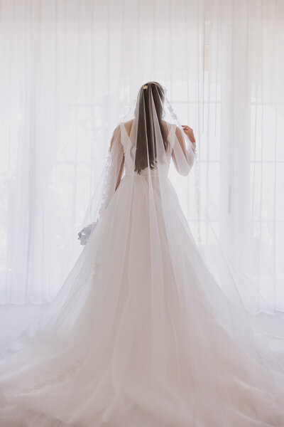 chic garden wedding editorial photo southern california wedding, the inn at rancho santa fe intimate garden wedding