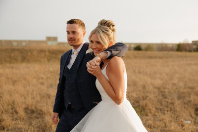 wisconsin wedding photographer - annika frame photograhy-the valerie wedding venue-3