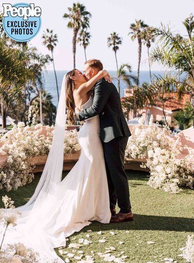 People magazine celebrity couple  San Diego kissing at alter 