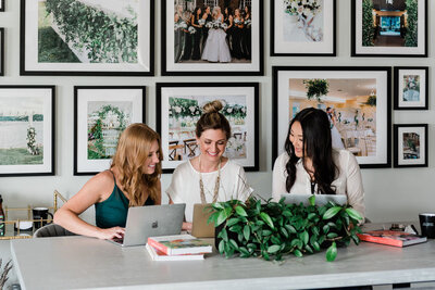 How to become a wedding planner