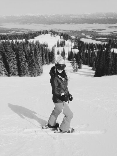 Vanessa skiing