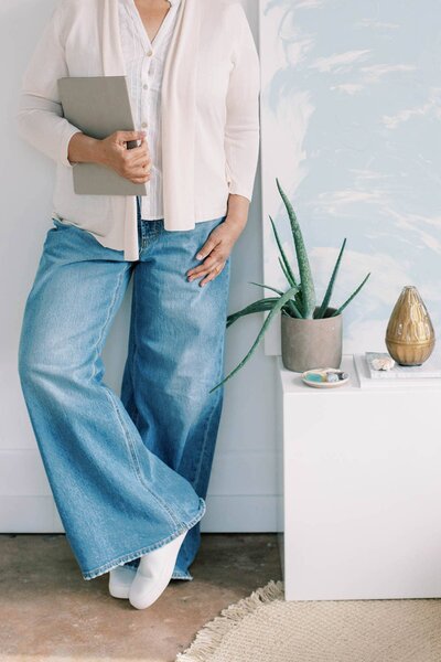 Baggy jeans with succulent