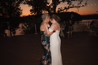 mother and daughter first dance 