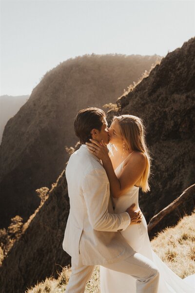 Caitlin-Grace-Photography-Elopement-wedding-couples-photographer-home18