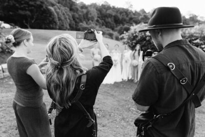 Explore soulful photography education through Elk & Fir’s mentoring, intimate Storyteller Sessions, and the transformative Venture Folk Retreat. For creatives seeking connection, growth, and storytelling that moves beyond the surface.