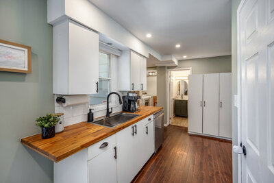 461 Townline kitchen (1)