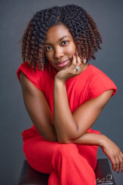 Maturnity Photo in white dress | Greenville SC Photographer