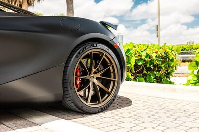 mclaren-720s-spider-convertible-black-for-rent-in-miami-020
