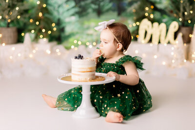 NW Arkansas cake smash photographer, cake smash photography near me, first birthday photoshoot