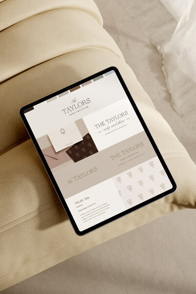 elegant-and-romantic-brand-identity-for-the-taylors-25