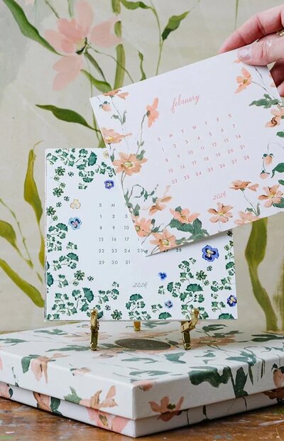desk calendar holiday gift ideas | carlisledigitalmarketing.com