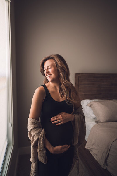 maternity in home photo shoot