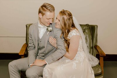 toledo ohio wedding photographer shows off couples love on a fashionable chair