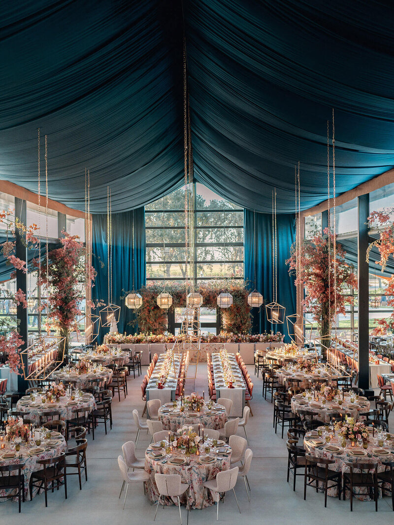 Autumn-Maximalist-Wedding-with-rich-tones-blue-velvet-draping-Ashley-Ludaescher-Photography-Vanessa-Noel-Events-0065