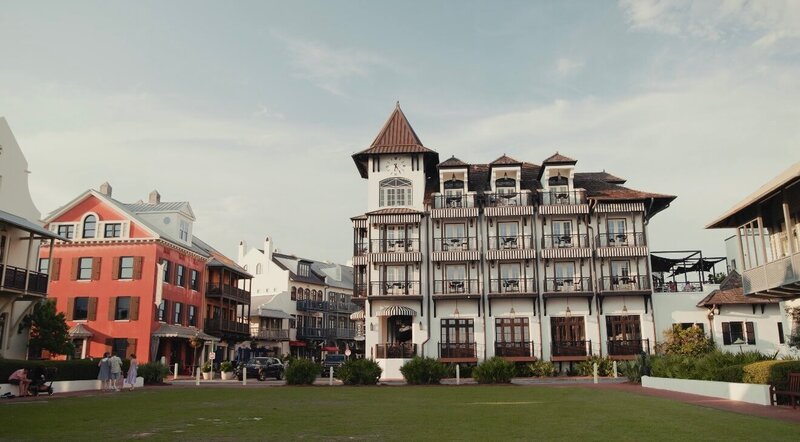 Pulling camera out of a travel bog