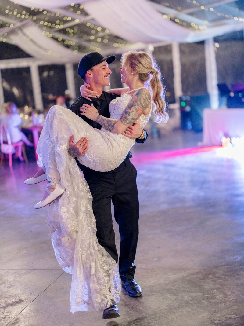 Edmonton Wedding Photos - Pine and Pond Wedding Venue (227)1 (1)