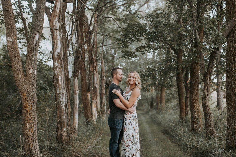 Montana photography with couples in wooded park