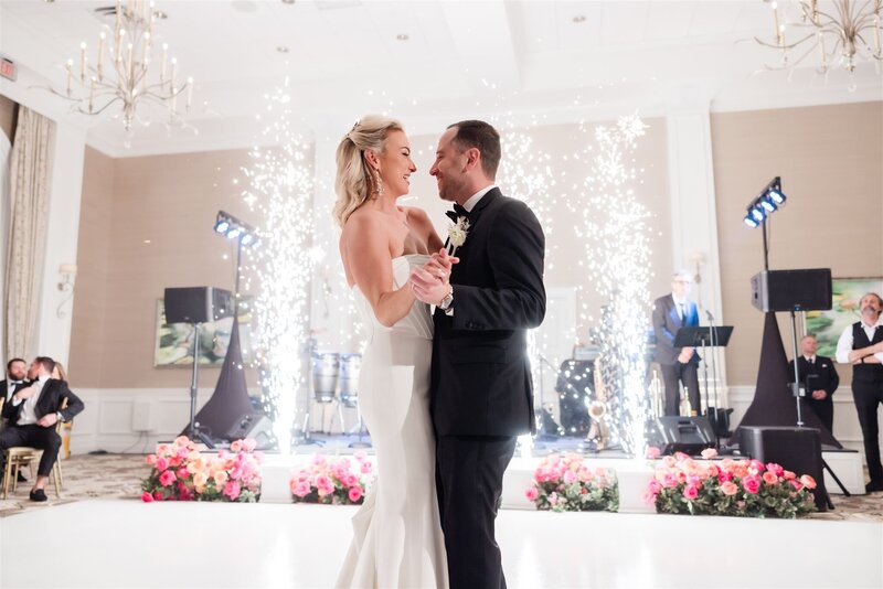 Wedding reception at the country club of Orlando by orlando wedding photographer 