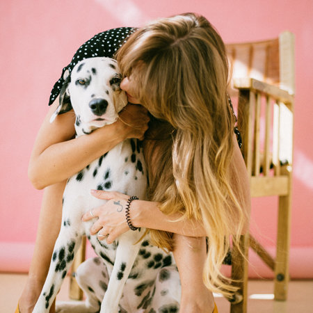 [PenelopeTemplate]woman-hugging-dalmatian-dog-2053921
