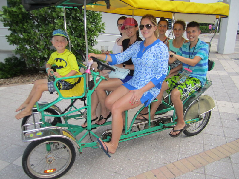 zoo-family-on-a-bike